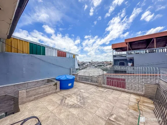 Imagem Casa à venda em São Paulo, Vila Pereira Cerca, com 3 quartos, 195m2
