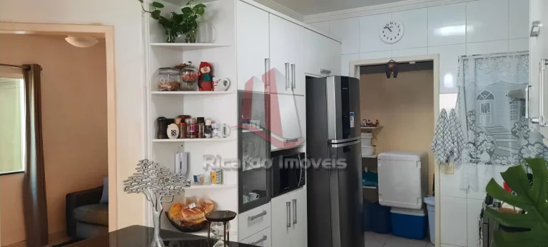 Imagem Casa Duplex c/ 4 Dormitórios à Venda, 150 m² no Peró - Cabo Frio/RJ