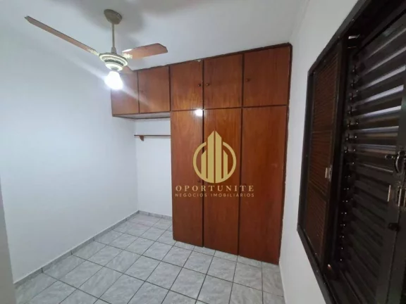 Imagem Casa para locação com dormitórios na zona leste.