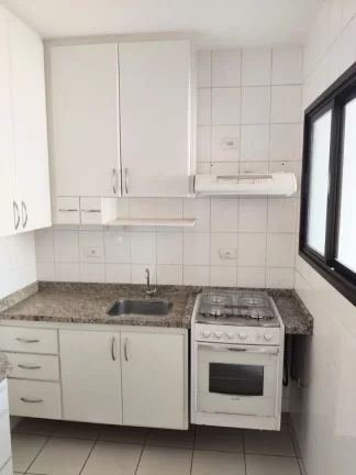 Imagem Apartamento reformado no Centro da cidade,com sala para 2 ambientes com sacada, 3 quartos com armár...
