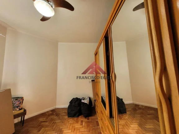 Imagem Amplo apartamento térreo com 3 quartos no Bairro Chic
