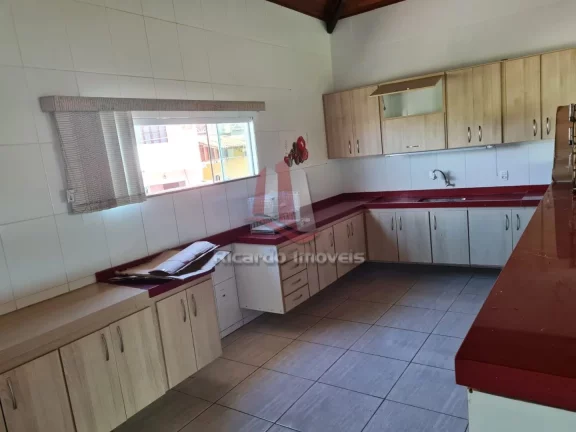 Imagem Casa Duplex c/ 4 Quartos p/ Locação, 250m² - Peró
