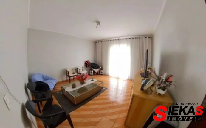 Imagem Imóvel de alto padrão com 3 quartos, 1 suite e 4 vagas de garagem no bairro Carrão, São Paulo-SP.