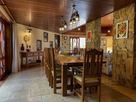Imagem Casa à venda em Campos do Jordão – Linda casa com 7 suítes