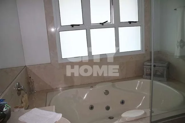 Imagem Excelente apto com 367 m² de área útil no melhor do Panamby. Living enorme, com lareira e varanda...