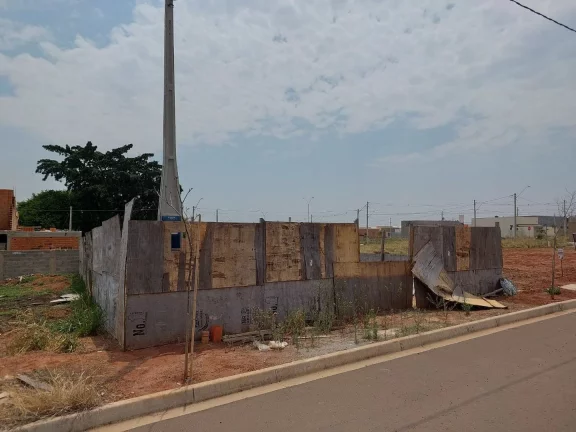Imagem TERRENO COMERCIAL - COM ALICERCE PRONTO - AVENIDA DO JARDIM FLÓRIDA - HORTOLÂNDIA