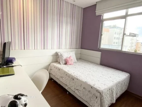 Imagem Apartamento com 03 quartos, sendo 01 com suíte, sala para dois ambientes com varanda integrada, coz...
