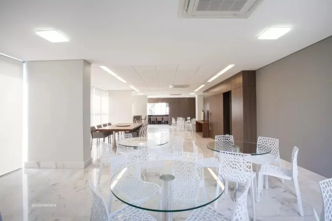 Imagem Localizado no bairro Funcionários, em Belo Horizonte, este apartamento oferece uma combinação per...