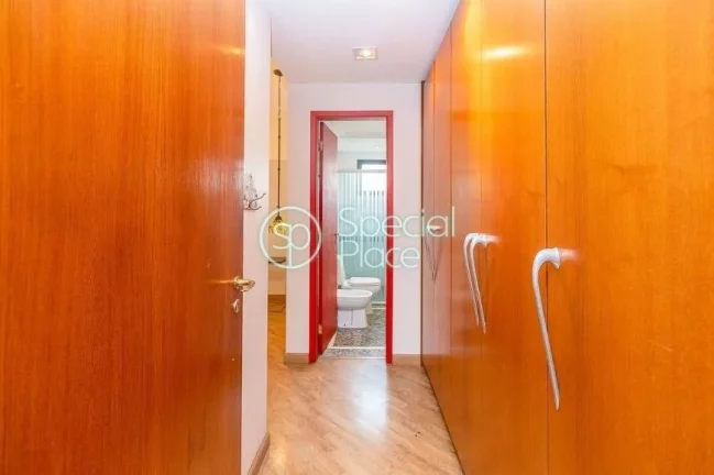 Imagem Prédio cobiçado em Moema Pássaros 220 metros 4 dormitórios 3 suítes copa e cozinha quarto e ban...