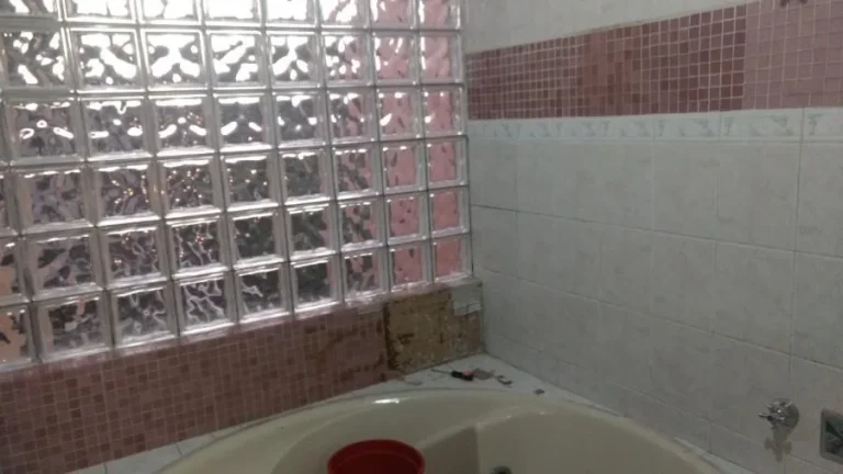 Imagem Sobrado para Venda por R$1.000.000,00 com 350m², 3 dormitórios e 1 suite - Centro, Cotia / SP - Cód. BDI24820