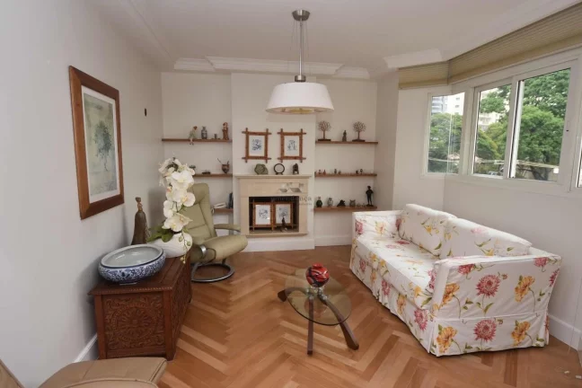 Imagem Excelente apartamento de alto padrão com 292 m² bem distribuídos, decorado de forma clean e harmo...