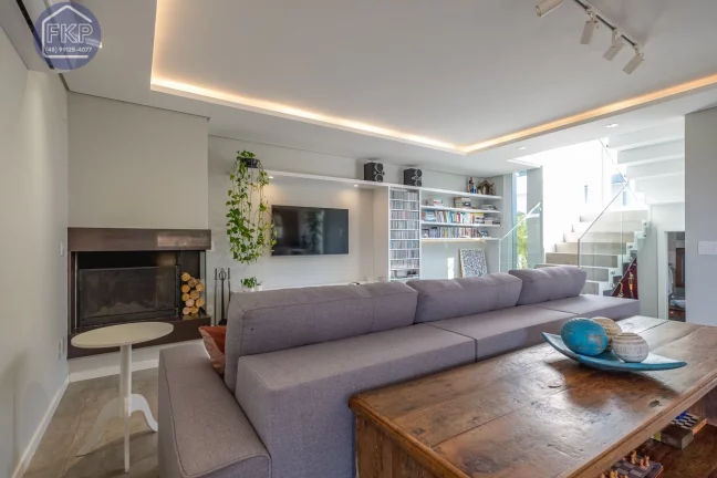 Imagem Casa Alto Padrão 4 dormitórios!