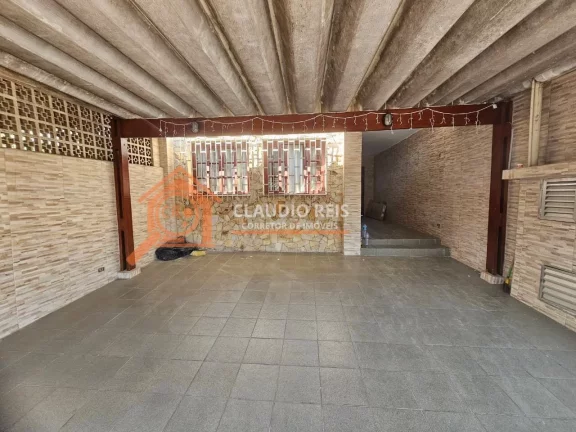 Imagem Sobrado com 3 Quartos para alugar, 179m² - Campo Grande