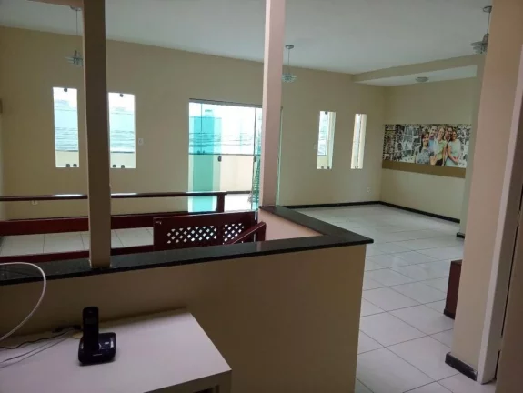 Imagem Casa à Venda no Bairro Cirurgia - 4 Suítes, 270m², 2 Vagas de Garagem - Confira!