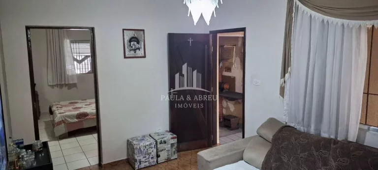 Imagem Casa Térrea 125m², 3 Dormitórios, 1 Banheiro, 1 Lavabo, 2 Vagas, Churrasqueira, Cômodo de depósito na Vila Bela Vista, Santo André