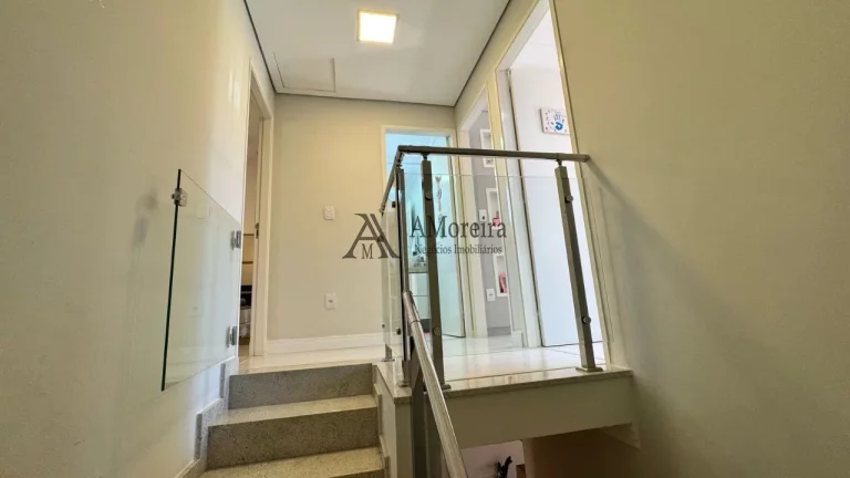 Imagem Casa em Condomínio à Venda em Jundiaí-SP Residencial Thina: 3 Quartos, 1 Suíte, 2 Salas, 3 Banheiros, 2 Vagas de Garagem - Jardim Carolina, 110m²