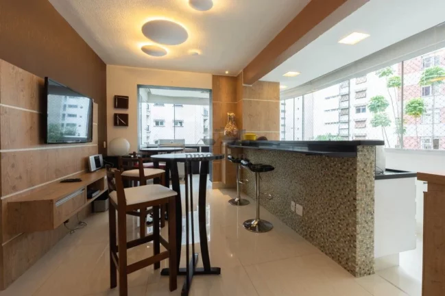 Imagem Higienopolis Apartamento Duplex com 3 suo­tes e 4 vagas, 170m