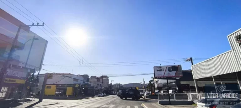 Imagem Edifício Comercial à Venda na Avenida Patrício Lima