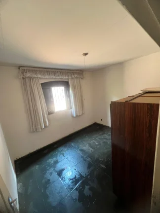 Imagem Excelente Casa Térrea com 03 Dormitórios no Jardim Europa! Ótima localização!