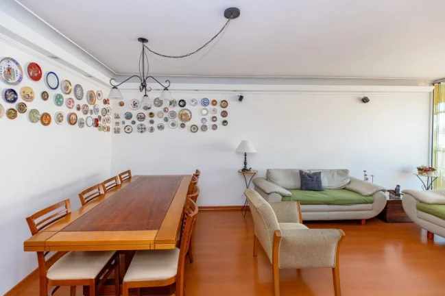 Imagem Apartamento 138M², 3Q, 2 Banheiros, 2 Vagas, Varanda, Espaço Gourmet, Gerador, Depósito, Despensa, Copa, Dependência de Funcionário, Portaria 24h.