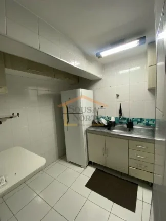 Imagem Apartamento, 62m², dispõe de 2 dormitórios, 1 banheiro, sala para dois ambientes, armários na co...