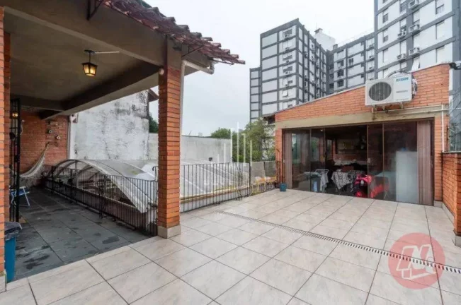 Imagem Casa com 3 dormitórios, 299 m² - venda por R$ 2.385.000,00 ou aluguel por R$ 23.499,00/mês - Boa Vista - Porto Alegre/RS