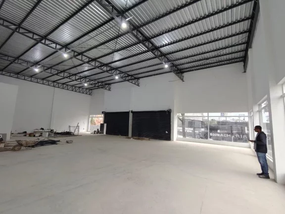 Imagem Loja comercial para locação na Vila Scarpelli, Santo André-SP: 3 banheiros, 10 vagas de garagem, 397m² de área.