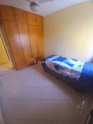Imagem Este apartamento foi totalmente reformado e oferece um ambiente muito bem iluminado e arejado. Local...