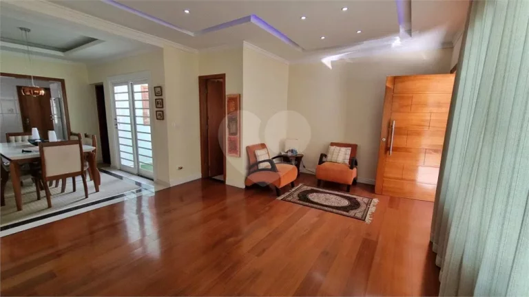 Imagem Casa à venda com 3 quartos, sendo 3 suítes, em Vila Sônia, São Paulo - SP