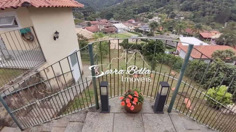 Imagem Casa com 4 dormitórios à venda, 200 m² por R$ 840.000,00 - Albuquerque - Teresópolis/RJ