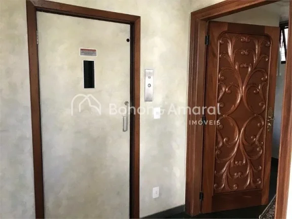 Imagem Amplo apartamento com área de 387m², 1 por andar, andar alto. O imóvel possui 2 suítes, 2 quarto...
