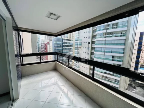 Imagem Apartamento com 3 dormitórios à venda, 130 m² por R$ 1.100.000 - Praia da Costa - Vila Velha/ES