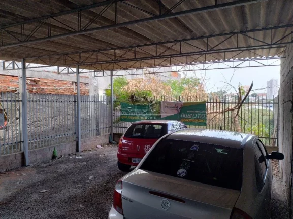 Imagem Casa com quarto, sala, cozinha, wc, quintal e garagem com 06 vagas num terreno 250m². Oportunidade ...