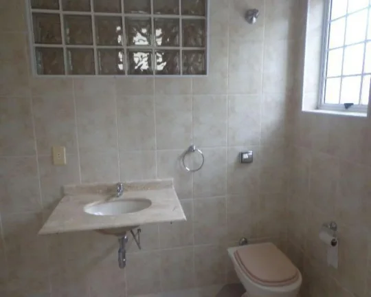 Imagem Sobrado na Avenida Professor Lucas de Assunção, com 3 quartos e 1 suite