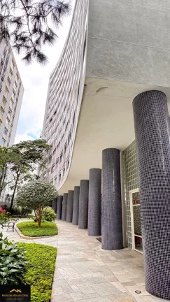 Imagem Apartamento Amplo na Avenida Angélica, 4 dormitórios (2 SUÍTES), possui Hidro e closet. Edifício com 2 Vagas de Garagem