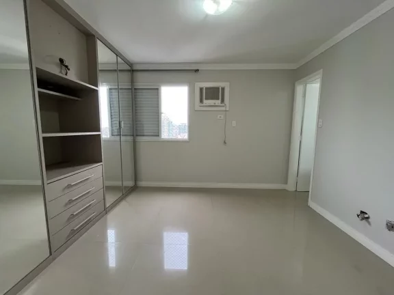Imagem Apartamento com 2 dormitórios à venda, 77 m² por R$ 710.000,00 - Gonzaga - Santos/SP