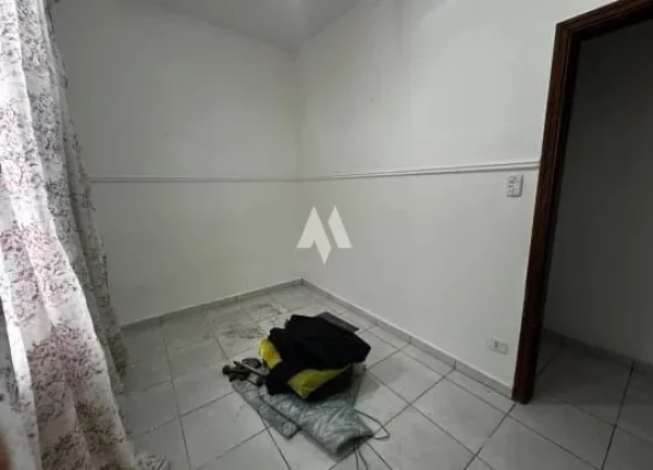 Imagem Casa Isolada à Venda com 3 Dormitórios e Piscina no Bairro Bom Retiro em Santos/SP