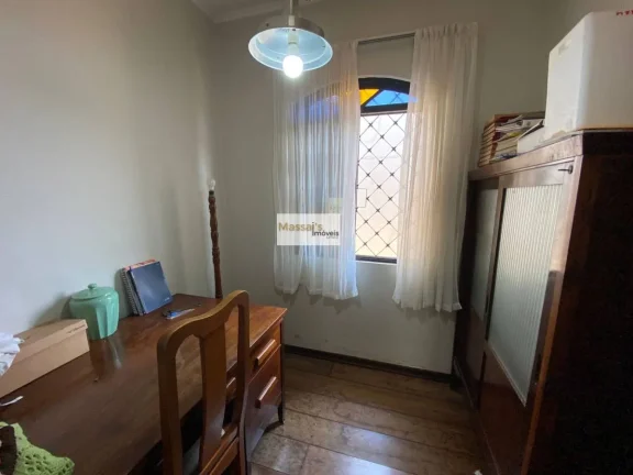 Imagem Casa à venda, com 3 quartos, 195m2