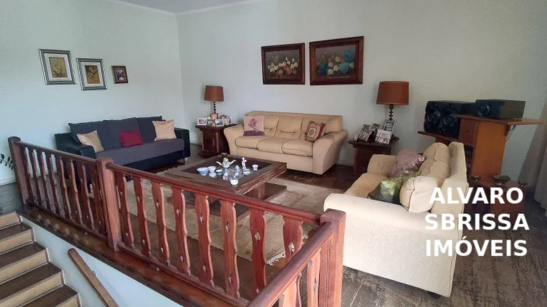 Imagem Casa com 2 Suítes, Piscina e Salão Comercial no coração de Itu/SP