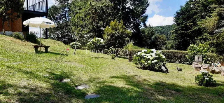 Imagem Pousada à venda em Campos do Jordão próxima à Ducha de Prata | Alto padrão e vista para as montanhas