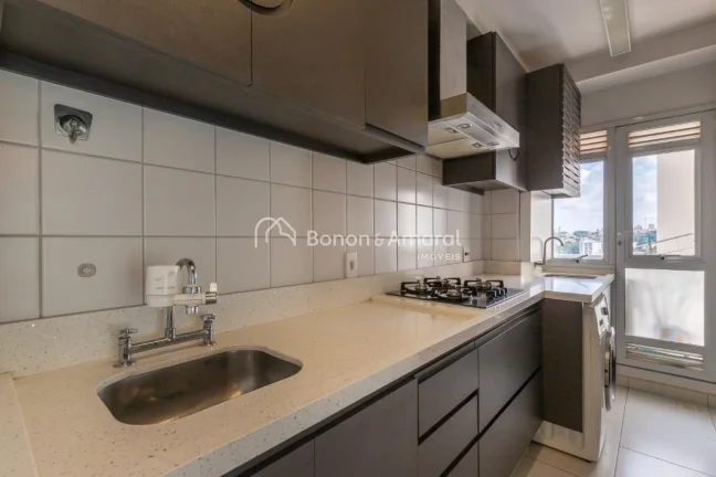 Imagem Com 83,60m² de área útil, este apartamento oferece ambientes integrados e climatizados que aliam ...