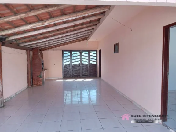 Imagem Excelente Casa em Alvenaria no Bairro Salinas- Balneário Barra do Sul-SC