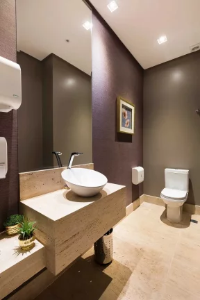 Imagem Apartamento mobiliado com 3 dormitórios sendo 3 suítes e 3 vagas de garagem em Balneário Camboriú/SC