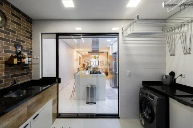 Imagem Sobrado moderno e super completo, com 144 m² muito bem distribuídos. Conta com cozinha, sala de es...