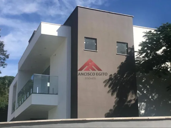 Imagem Excente casa duplex em centro de terreno, loteamento Argeu Fazendinha,(Av. Central)constituida de Varanda,Sala,03 quartos sendo com duas suiters,lavan
