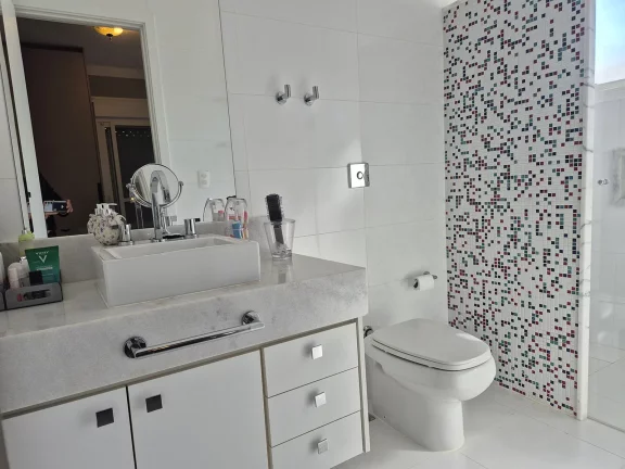 Imagem Casa térea à venda com 3 quartos, sendo 2 suítes, em Condomínio Flamboyant-B, Atibaia - SP