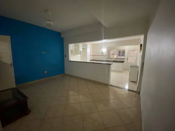 Imagem Casa com 2 Moradas 200 m² Construída 5 Dormitórios 2 Vagas de Garagens