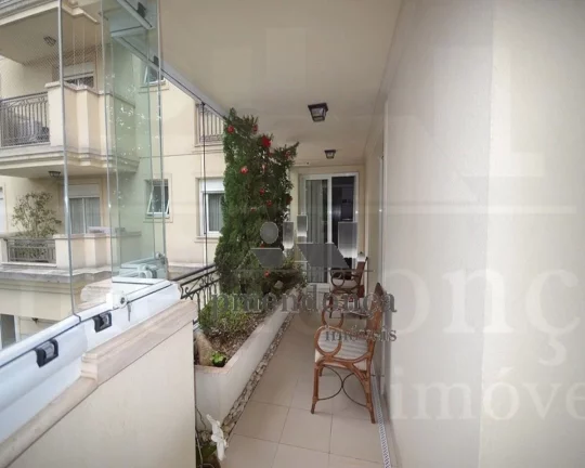 Imagem Apartamento estilo casa suspensa com muito charme e bom gostos, estilo Neo classico, novo de pouco u...