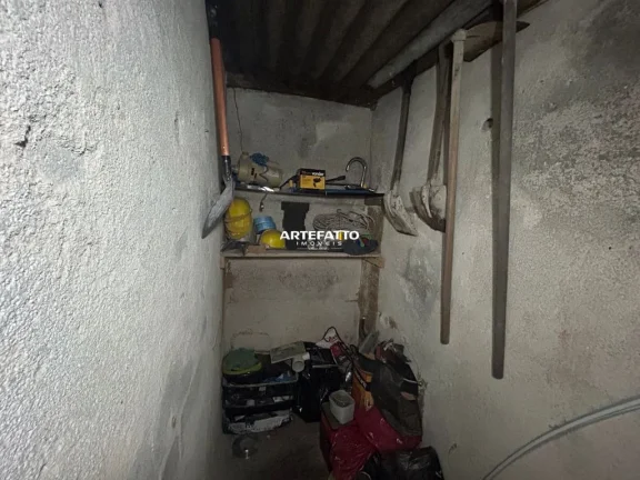 Imagem Casa térrea , bem localizada com potencial de reforma