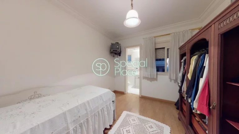 Imagem Linda cobertura duplex com 410m2. No primeiro piso, 2 belas suítes, escritório com banheiro, jardi...